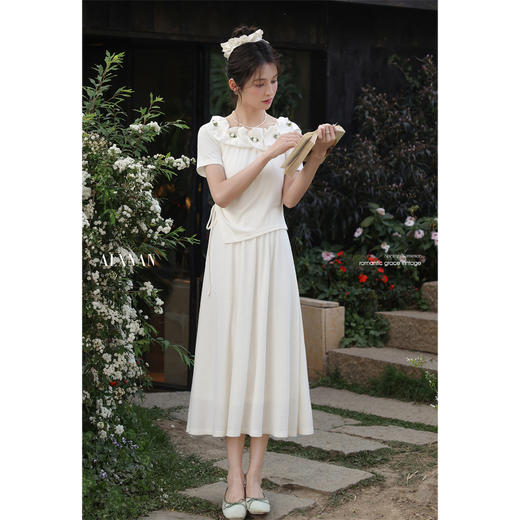 鹿向南「初茶绽蕊」杏色斜领露肩短袖假两件连衣裙女夏季收腰长裙DYL661746 商品图4