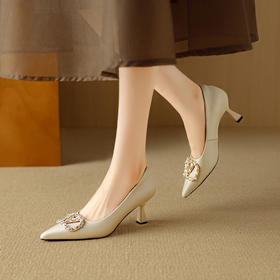 【预售5天】经典钻扣丝绸羊皮单鞋新款真皮优雅尖头高跟鞋女中跟DB&M6502