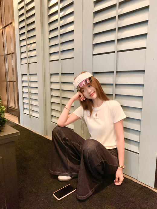 <曾小咸推荐>新品现货秒杀！卖完下架不再补 ！微信粉丝打折价！！2色简约正肩短袖t恤 日常89.99/件 立减40 秒杀49.99/件！！ 商品图8