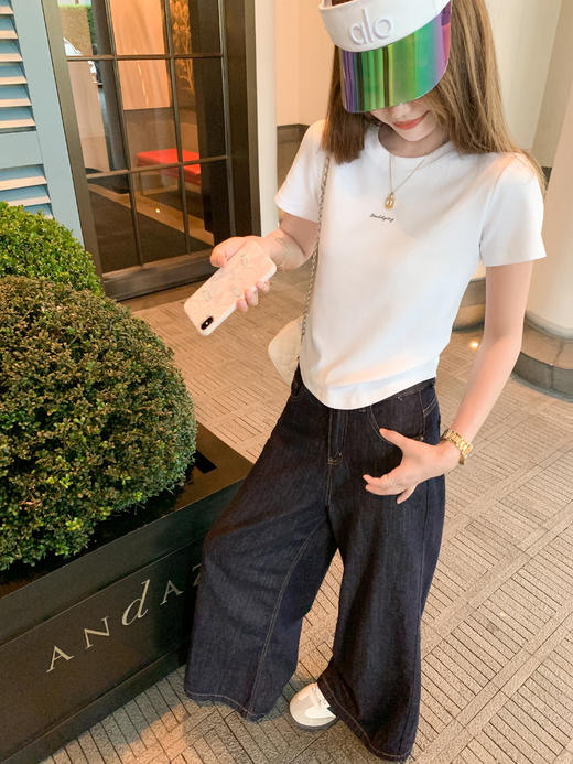 <曾小咸推荐>新品现货秒杀！卖完下架不再补 ！微信粉丝打折价！！2色简约正肩短袖t恤 日常89.99/件 立减40 秒杀49.99/件！！ 商品图9