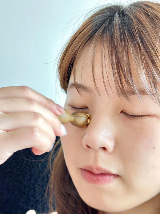 年后发！新增黄铜小青蛙按摩器~一支多用，多部位按摩❗️古法拨筋深度疏通‼️【南美檀木黄铜·小莲蓬拨筋棒】H65黄铜按摩头——促循环 ✅独特莲蓬造型，多触点按摩覆盖全面💆护肤、午休放松、居家美容必备 商品图4