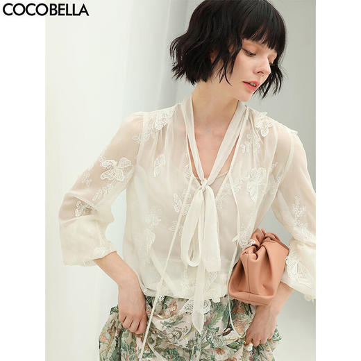 COCOBELLA手工立体蝴蝶刺绣飘逸透视飘带雪纺衫吊带套装LC52 商品图0