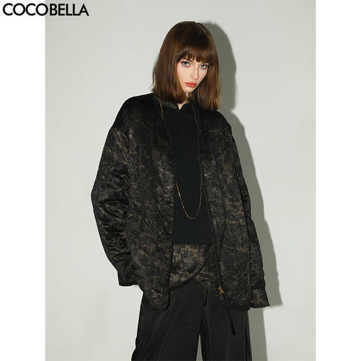 COCOBELLA新中式盘扣吊坠绗缝棉服烫金肌理感棉衣外套MF3015 商品图0