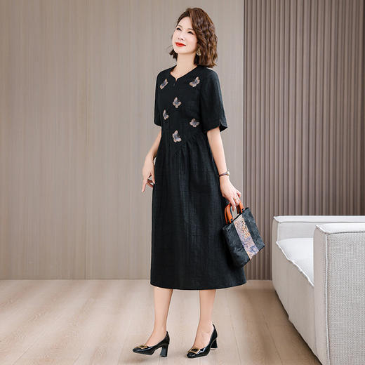 A9010 气质减龄时尚刺绣蝴蝶连衣裙 商品图3