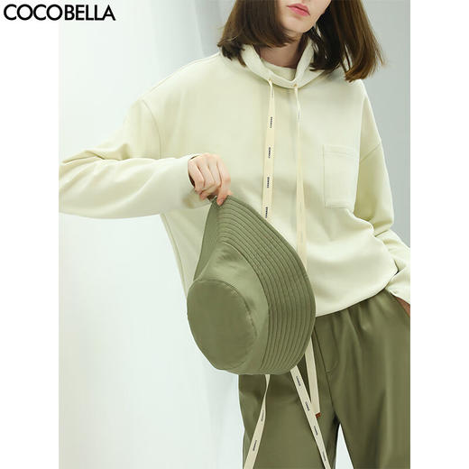 【限时特惠】COCOBELLA简约休闲风高领卫衣女款时尚休闲舒适磨毛飘带上衣SE608 商品图0