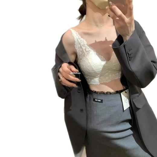 Metwo#法式蕾丝超薄【法式纯欲风🔥紫色蕾丝美背Bra】119元抢2件秒入❗超薄舒适不变形，叠穿内搭美到窒息💜断货王刚补仓，手慢无！ 商品图4