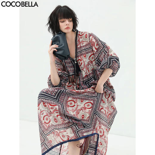 【限时秒杀】COCOBELLA波普印花异域风连衣裙女流苏毛边V领度假长裙FR930 商品图0