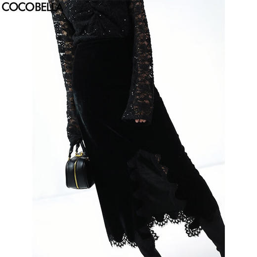 COCOBELLA优雅气质蕾丝拼接丝绒半身裙开叉直筒小黑裙HS3097 商品图0