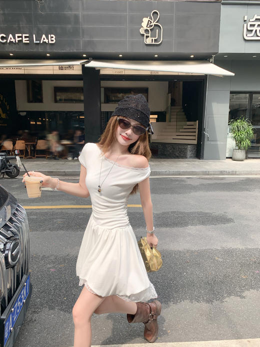 【折后再享2件88折】现货秒杀！微信打折价！斜肩拼接蕾丝花边连衣裙 日常199.99/件 立减90 秒杀109.99/件！！ 商品图8