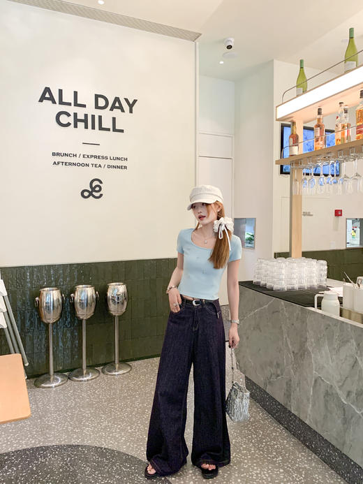 【99元任选2件】微信打折价！薄荷绿方领修身短款T 商品图6