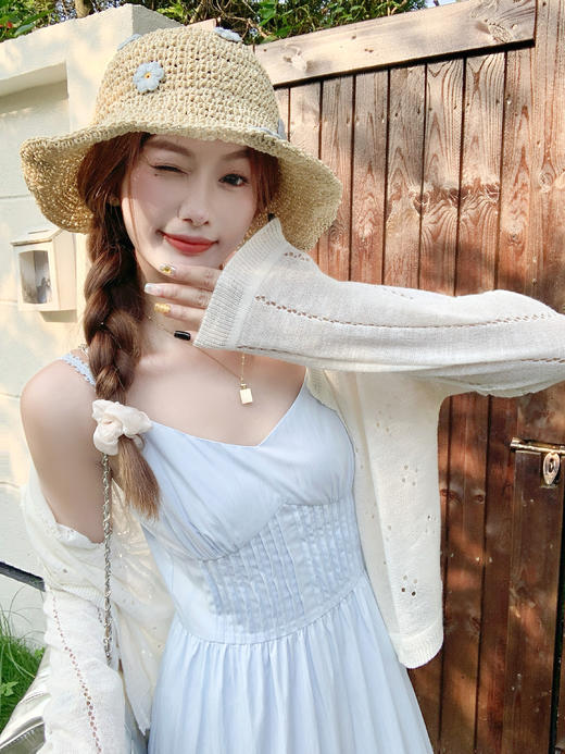 【折后再享2件88折】最后一波现货！V领吊带连衣裙 日常229.99/件 立减80 秒杀149.99/件！！ 商品图8