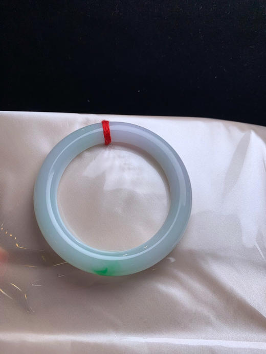 620491，59飘绿圆条，底妆很细腻，局部飘清新绿，干净均匀 商品图4