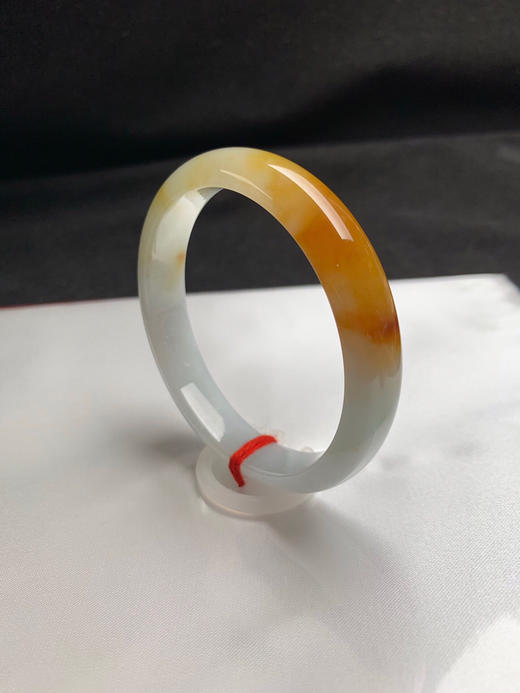 620486，54.5冰黄手镯、清新秀气 有特色，底子特别润 商品图1