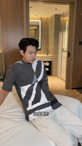 T4135夏季高级感新款男士潮牌满天星撞色拼接设计短袖T恤痞帅圆领上衣