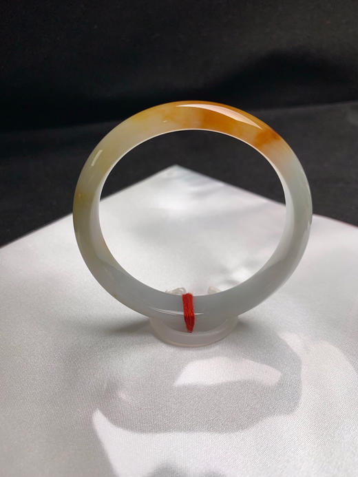 620486，54.5冰黄手镯、清新秀气 有特色，底子特别润 商品图2