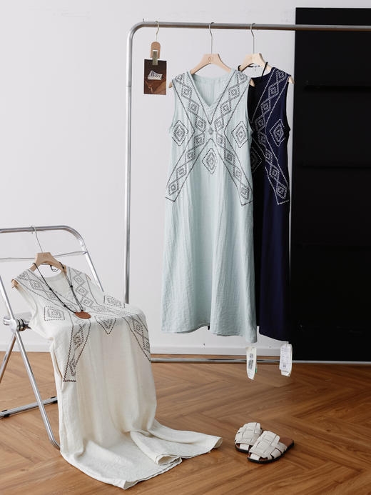 解救酷暑清凉感老钱风天丝亚麻V领印花连衣裙 商品图5