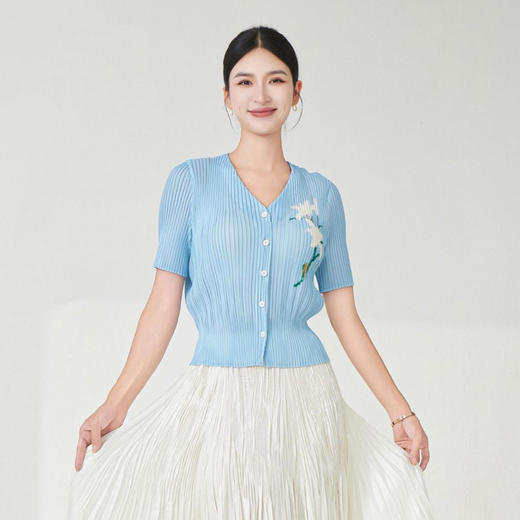 「自」全新升级【铂金会员183/天猫249/差价66】(53739)洛诗琳气质褶皱T恤2025夏季时尚薄款印花百搭温柔风短袖开衫 商品图2