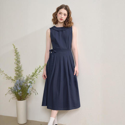西遇设计感系带娃娃领无袖背心裙女秋季高腰显瘦连衣裙V2451129 商品图3