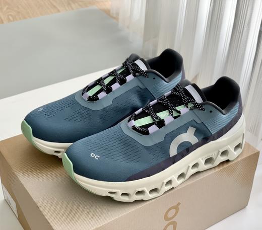 点此购买 On 昂跑小怪兽男女款高性能跑鞋 98 324326 商品图7