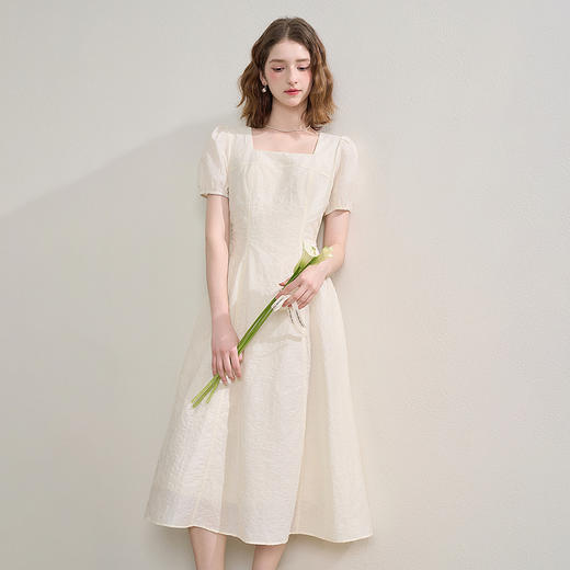 西遇法式气质方领泡泡袖连衣裙女秋季收腰显瘦度假长裙V2451093 商品图4