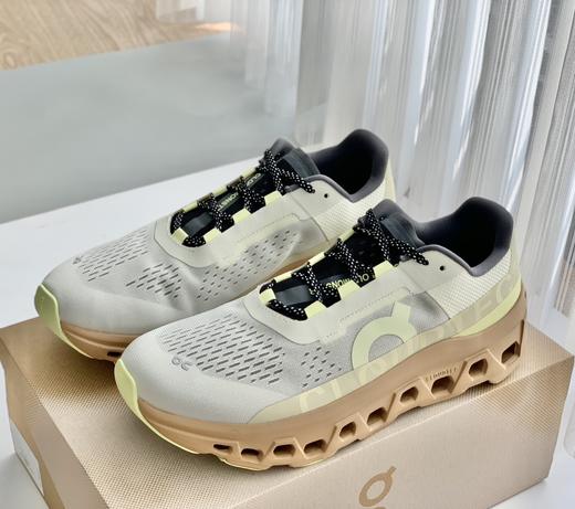 点此购买 On 昂跑小怪兽男女款高性能跑鞋 98 324326 商品图12