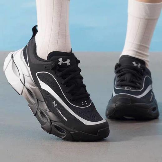 【云粉节】7楼安德玛UA女子跑步鞋25秋冬新款HALO RACER 缓震防滑运动鞋6007641   吊牌价1399元 商品图1