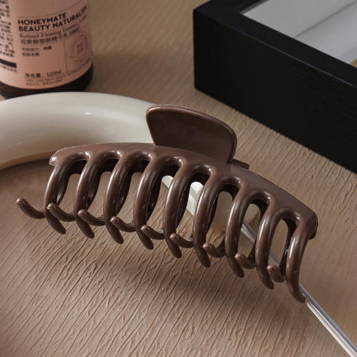 【9.9抢❗软质硅胶鲨鱼夹】安全系数满分，弯曲不断裂，耐用耐摔，大尺寸容纳更多发量，软硅胶发夹鲨鱼夹发卡柔软防撞保护后脑夹头发抓夹QQ 商品图12