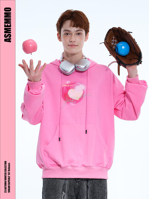 ASMEMMO咦哇•“苹果味小岛”印花烫钻戴帽卫衣 商品图3