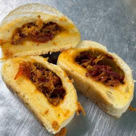 米面包 真的能吃到大米原本滴味道，哎呀妈呀，这玩意儿  看起来普普通通  吃起来老香