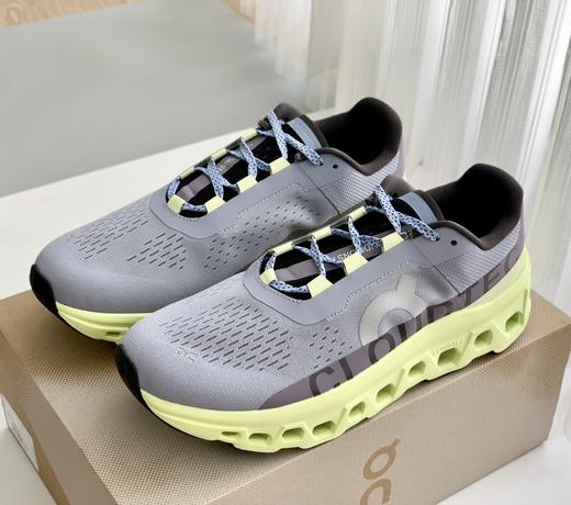 点此购买 On 昂跑小怪兽男女款高性能跑鞋 98 324326 商品图14