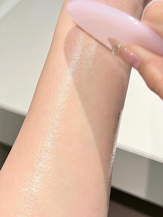 【ROOTH玫瑰身体精油】把保加利亚玫瑰庄园  揉进每一寸肌肤里  头到脚深层滋养肌肤。掉渣皮也能拥有温润肌 商品图4