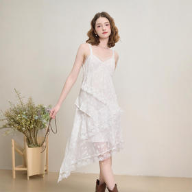 西遇蕾丝花边V领吊带裙女夏季荷叶边不规则裙摆连衣裙V1550965