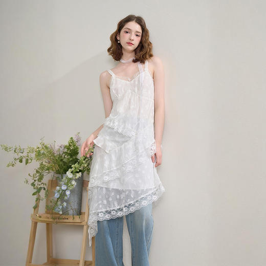 西遇蕾丝花边V领吊带裙女夏季荷叶边不规则裙摆连衣裙V1550965 商品图2