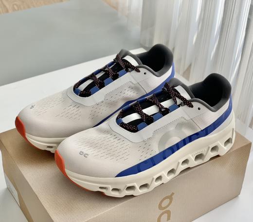 点此购买 On 昂跑小怪兽男女款高性能跑鞋 98 324326 商品图1