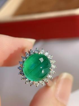 5.6克拉素面祖母绿戒指