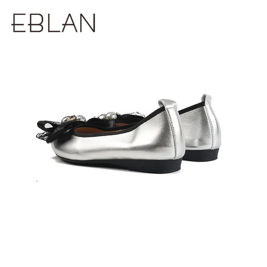 伊伴秋季尖头饰扣轻便低跟单鞋B25432663 商品图3