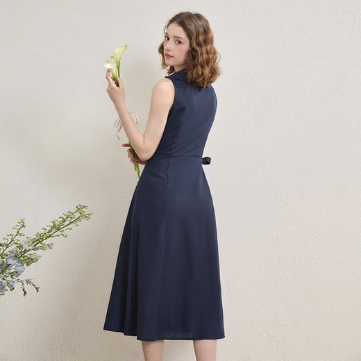 西遇设计感系带娃娃领无袖背心裙女秋季高腰显瘦连衣裙V2451129 商品图4