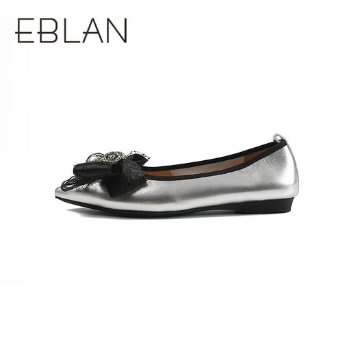 伊伴秋季尖头饰扣轻便低跟单鞋B25432663 商品图1