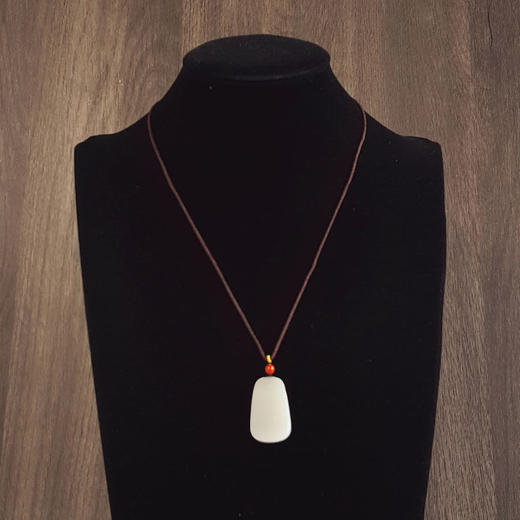 【天然正品】天然青海料细腻一级白油润度佳平安无事牌和田玉吊坠项链32.7*20.3*6.4MM（皆取最大值）中性款现售价：780特价！010725NJM18 商品图8