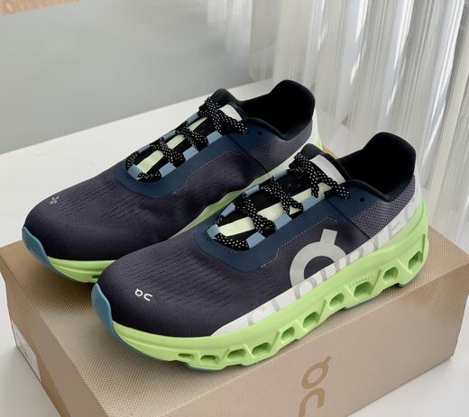 点此购买 On 昂跑小怪兽男女款高性能跑鞋 98 324326 商品图10