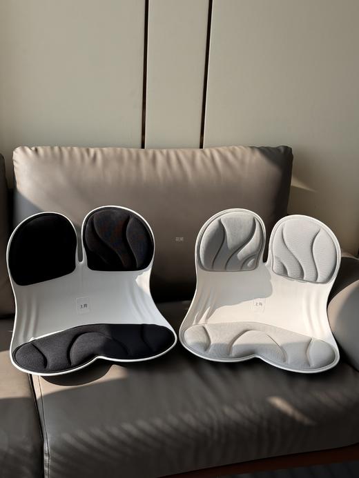 【上荷护腰坐姿椅】久坐党必备坐垫 !撑腰护背 !BKT子品牌 写作业+久坐上班必备神器，大人儿童都适用 义高弹记忆海绵，回弹力足，透气性好 商品图3