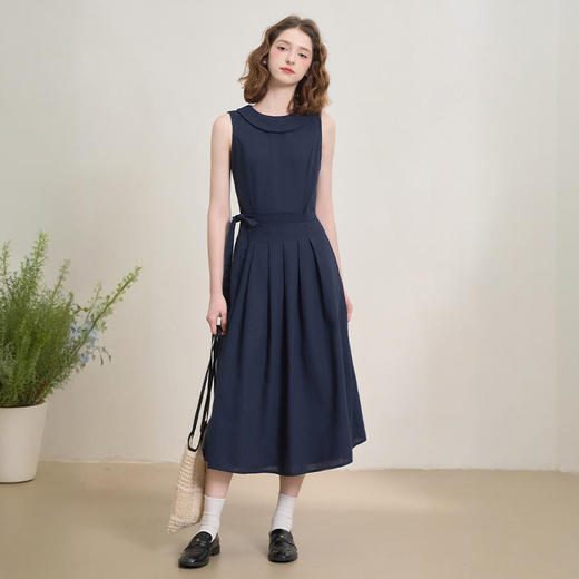 西遇设计感系带娃娃领无袖背心裙女秋季高腰显瘦连衣裙V2451129 商品图1
