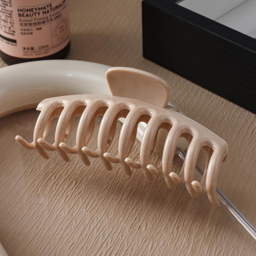 【9.9抢❗软质硅胶鲨鱼夹】安全系数满分，弯曲不断裂，耐用耐摔，大尺寸容纳更多发量，软硅胶发夹鲨鱼夹发卡柔软防撞保护后脑夹头发抓夹QQ 商品图11