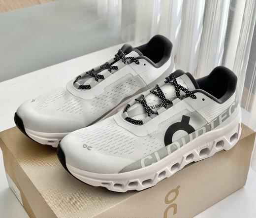 点此购买 On 昂跑小怪兽男女款高性能跑鞋 98 324326 商品图5