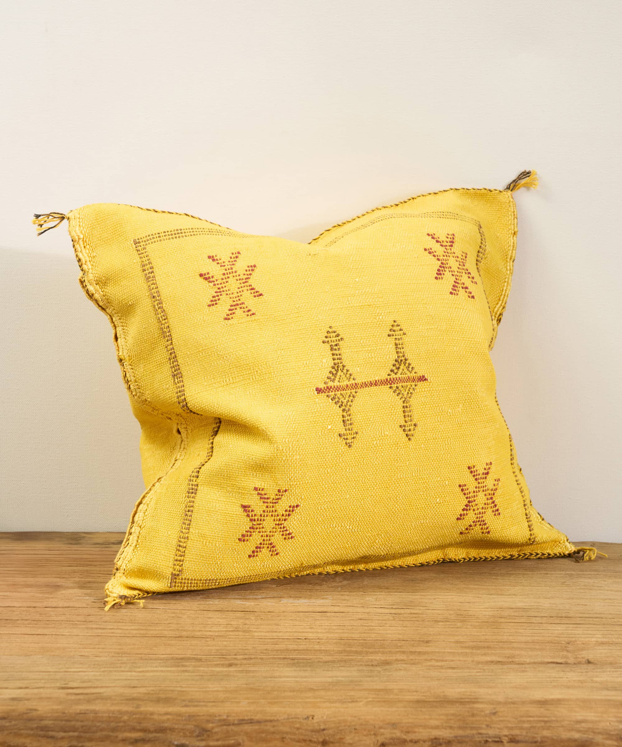 伽罗 JALO 摩洛哥进口手工龙舌兰丝抱枕【浅黄色&黄色】约50x50cm