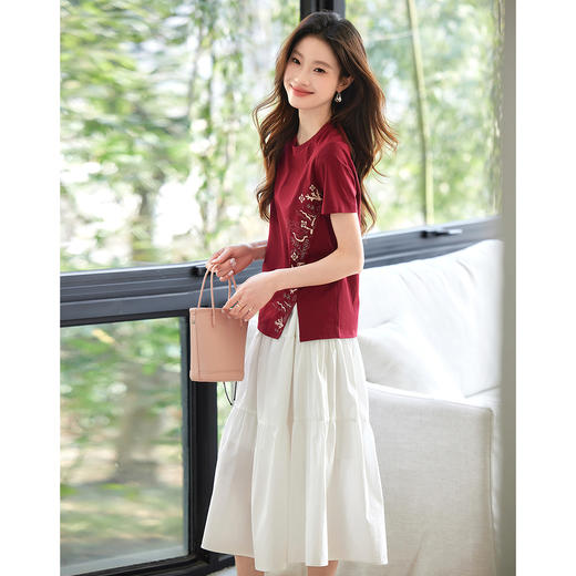 【专属特价】熙世界休闲开叉T恤女短袖2025夏装新品时尚印花百搭圆领体恤上衣 商品图6