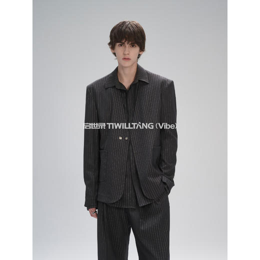 启世录TIWILLTANG“虚澜枕梦”低调奢华条纹贴袋无领西装套装 商品图1