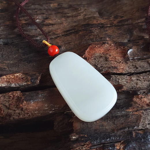 【天然正品】天然青海料细腻一级白油润度佳平安无事牌和田玉吊坠项链32.7*20.3*6.4MM（皆取最大值）中性款现售价：780特价！010725NJM18 商品图5