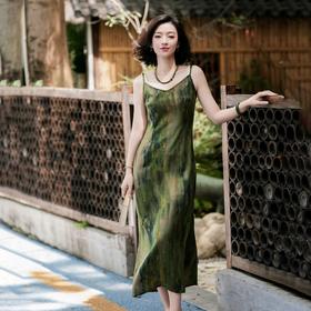 西子/【彩墨绘】重磅桑蚕丝红云纱花瓣领吊带油画绿连衣裙/CQYF025