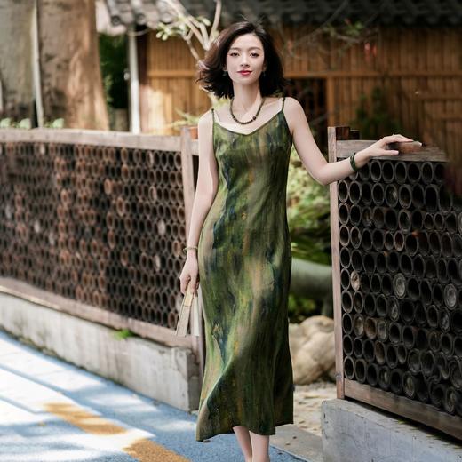 西子/【彩墨绘】重磅桑蚕丝红云纱花瓣领吊带油画绿连衣裙/CQYF025 商品图0